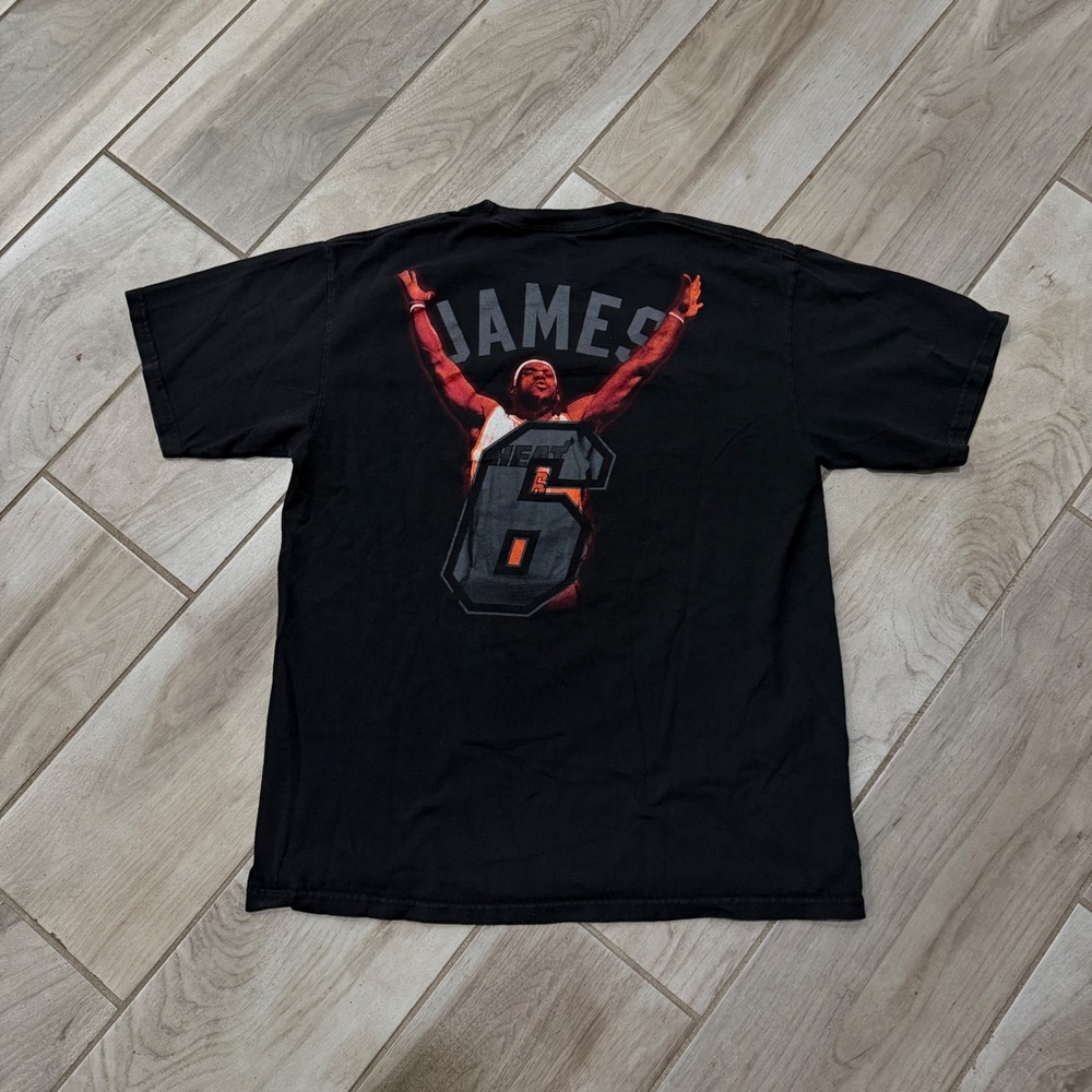 Vintage Miami Heat LeBron James T-Shirt Men Large Black Graphic NBA Basketball
